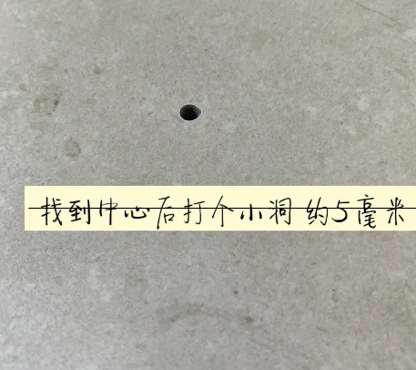 华宁瓷砖空鼓维修公司专业解答在瓷砖铺贴过程中，如果砂料搅拌不均匀，将会带来以下问题